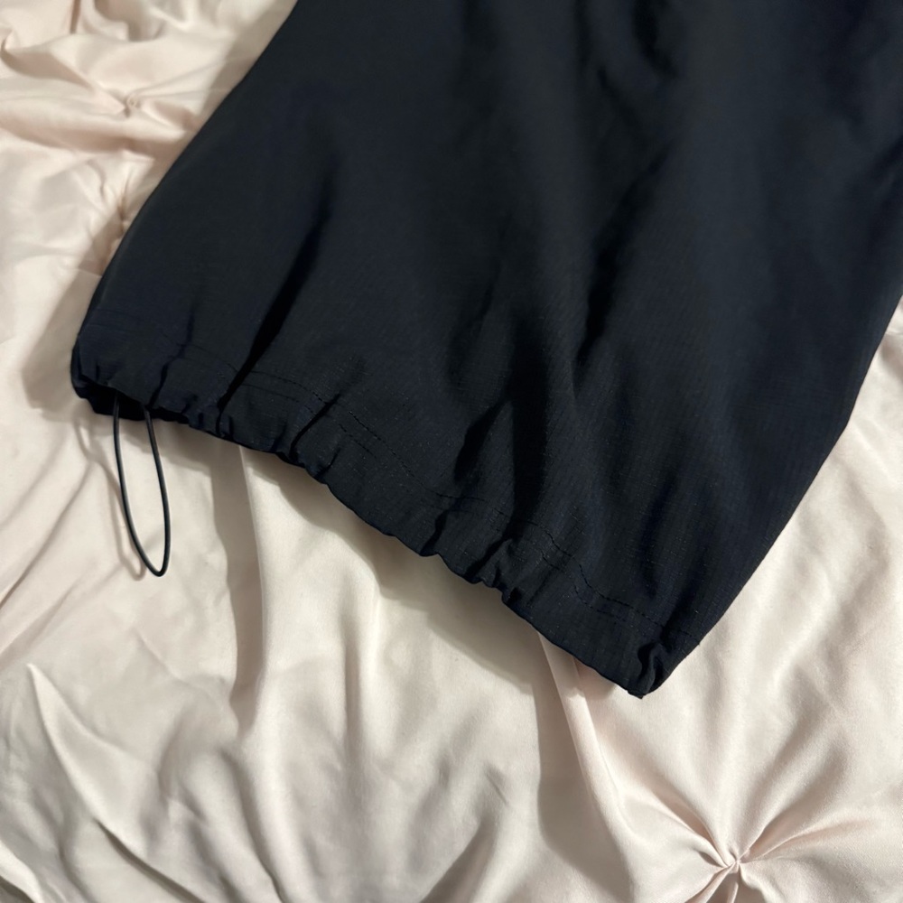 Under Armour Women's Wide Leg Black Unstoppable Vent Pants - Picture 3 of 10